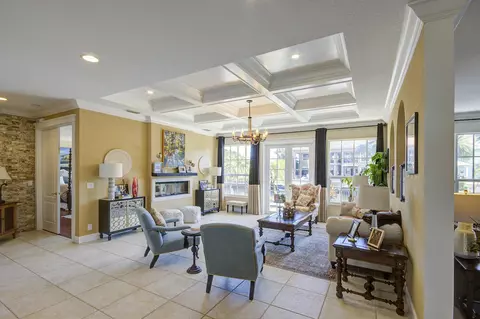 Living - 4040 NE 25th Ave, Lighthouse Point, FL 33064 photo 3 of 4