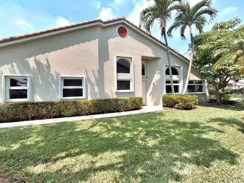 7400 Pinewalk Dr S, Margate, FL 33063