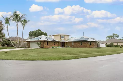 1091 SE Spinnaker Ave, Port Saint Lucie, FL 34983