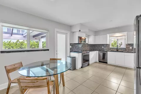 Kitchen - 2812 NE 27th St, Lighthouse Point, FL 33064 photo 2 of 5