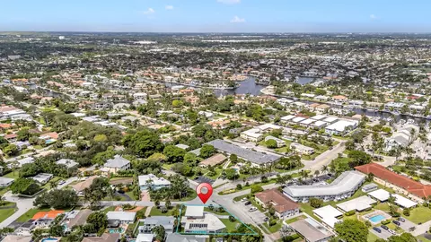 View/Area - 2812 NE 27th St, Lighthouse Point, FL 33064 photo 6 of 7