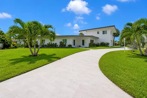 Exterior - 2812 NE 27th St, Lighthouse Point, FL 33064 photo 2 of 8
