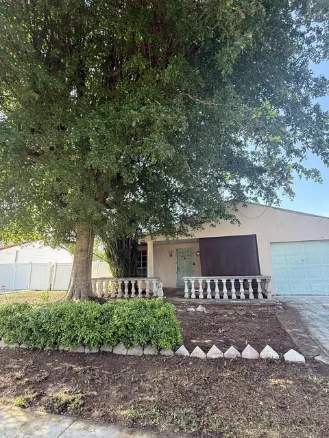 10685 Bobbie Ln, Royal Palm Beach, FL 33411