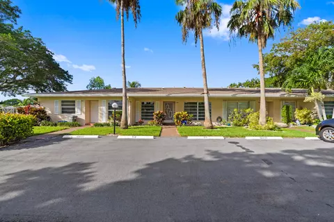 8666 Bella Vista Dr #111, Boca Raton, FL 33433