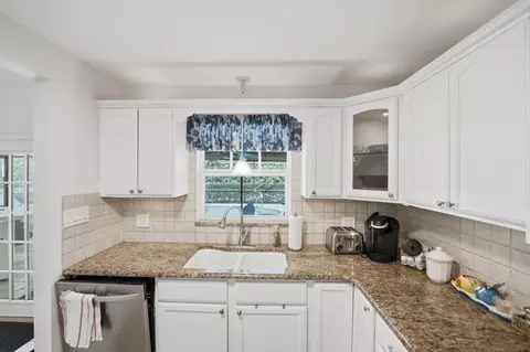 Kitchen - 1252 SE Madison Ave, Stuart, FL 34996 photo 2 of 5