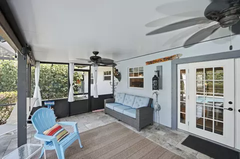 Exterior - 1252 SE Madison Ave, Stuart, FL 34996 photo 5 of 17