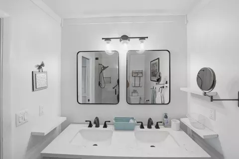 Bath - 1252 SE Madison Ave, Stuart, FL 34996 photo 1 of 6