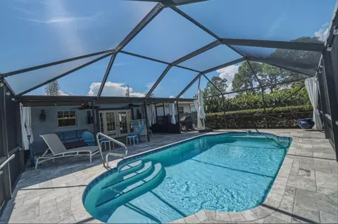 Exterior - 1252 SE Madison Ave, Stuart, FL 34996 photo 2 of 17
