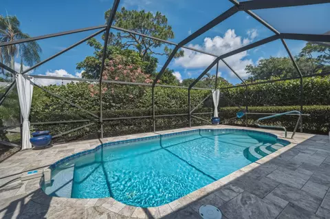 Exterior - 1252 SE Madison Ave, Stuart, FL 34996 photo 14 of 17