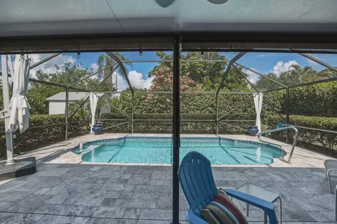 Exterior - 1252 SE Madison Ave, Stuart, FL 34996 photo 15 of 17