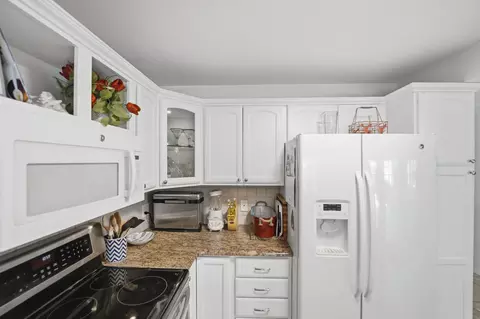 Kitchen - 1252 SE Madison Ave, Stuart, FL 34996 photo 1 of 5