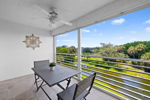 3510 Oaks Way #406, Pompano Beach, FL 33069