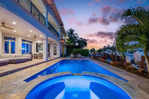 Exterior - 2320 NE 34th Ct, Lighthouse Point, FL 33064 photo 7 of 14