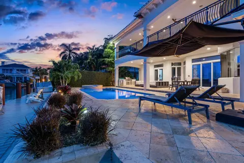 Exterior - 2320 NE 34th Ct, Lighthouse Point, FL 33064 photo 9 of 14
