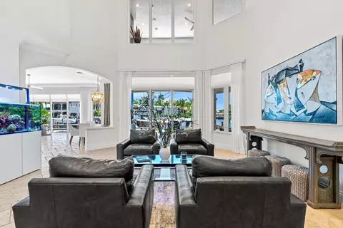 Living - 2320 NE 34th Ct, Lighthouse Point, FL 33064 photo 2 of 5