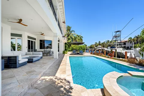 Exterior - 2320 NE 34th Ct, Lighthouse Point, FL 33064 photo 14 of 14