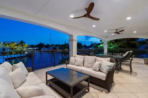 Exterior - 2320 NE 34th Ct, Lighthouse Point, FL 33064 photo 4 of 14