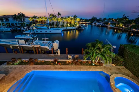View/Area - 2320 NE 34th Ct, Lighthouse Point, FL 33064 photo 2 of 4