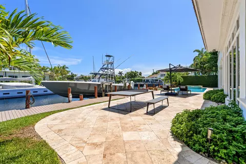 Exterior - 2320 NE 34th Ct, Lighthouse Point, FL 33064 photo 13 of 14