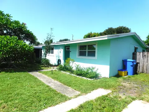 749 Camellia Dr, Royal Palm Beach, FL 33411