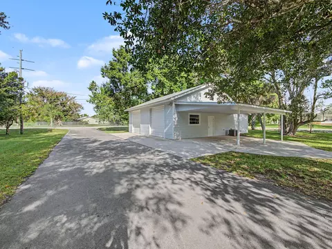 5625 SE Ault Ave, Stuart, FL 34997 photo 3