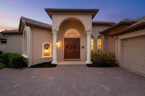 923 SW Grand Reserves Blvd, Port Saint Lucie, FL 34986