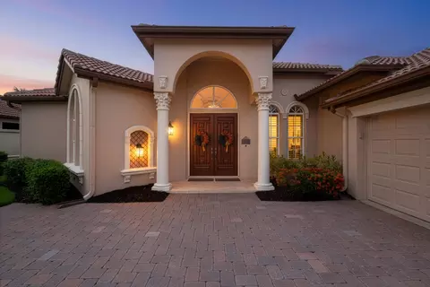 923 SW Grand Reserves Blvd, Port Saint Lucie, FL 34986