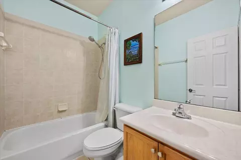 Bath - 335 E Thatch Palm Cir #104, Jupiter, FL 33458 photo 3 of 3
