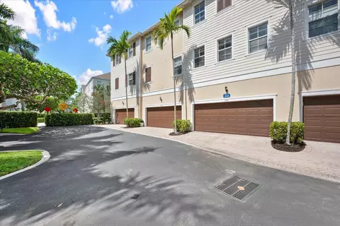 Exterior - 335 E Thatch Palm Cir #104, Jupiter, FL 33458 photo 4 of 9