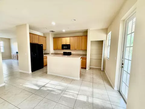 Kitchen - 335 E Thatch Palm Cir #104, Jupiter, FL 33458 photo 1 of 2