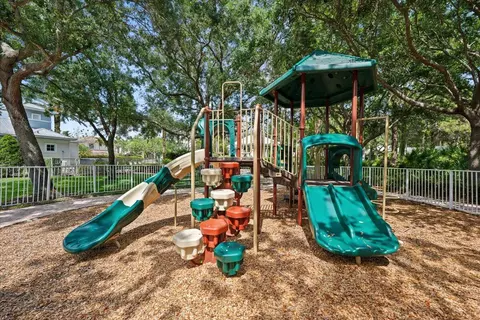 View/Area - 335 E Thatch Palm Cir #104, Jupiter, FL 33458 photo 3 of 11