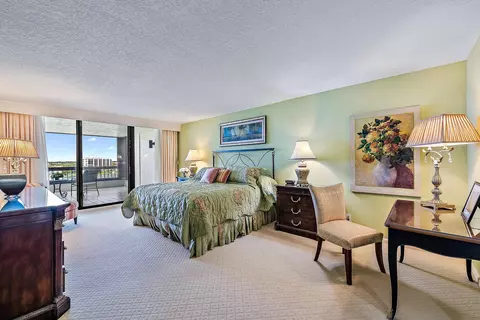 Bedroom - 19750 S Beach Rd #6050, Jupiter, FL 33469 photo 1 of 4