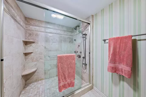 Bath - 19750 S Beach Rd #6050, Jupiter, FL 33469 photo 4 of 6