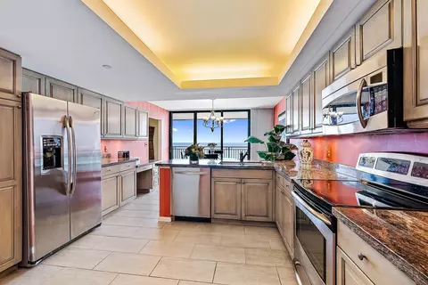 Kitchen - 19750 S Beach Rd #6050, Jupiter, FL 33469 photo 3 of 3