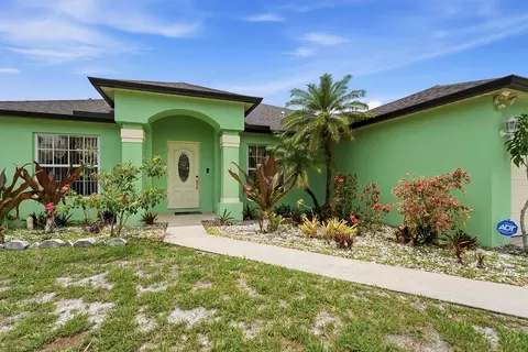 1842 SW Penrose Ave, Port Saint Lucie, FL 34953