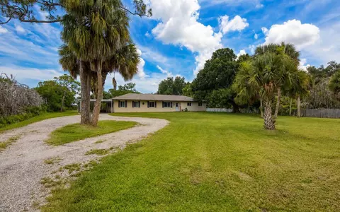 9302 Orange Ave, Fort Pierce, FL 34945