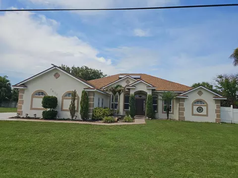 1637 SW La Gorce Ave, Port Saint Lucie, FL 34953