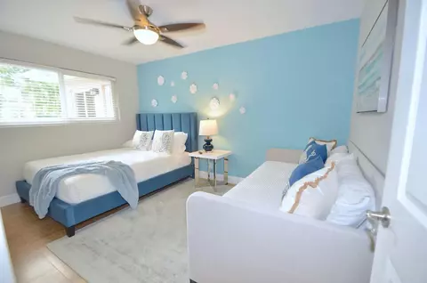 Bedroom - 2060 Coco Palm Pl, Pompano Beach, FL 33062 photo 7 of 11
