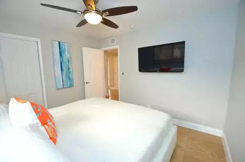 Bedroom - 2060 Coco Palm Pl, Pompano Beach, FL 33062 photo 6 of 11