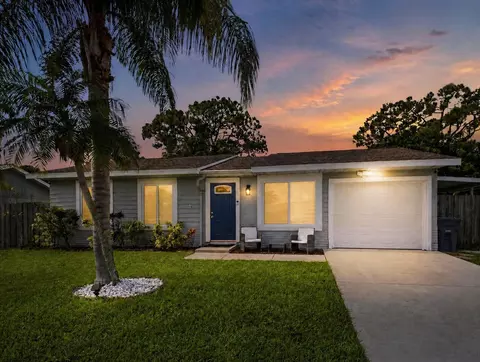 5396 Benjamin Ave, Boynton Beach, FL 33472
