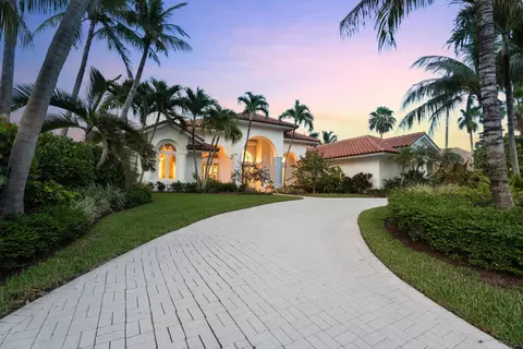 Exterior - 6841 SE Harbor Cir, Stuart, FL 34996 photo 2 of 18