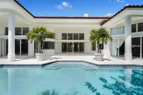 Exterior - 6841 SE Harbor Cir, Stuart, FL 34996 photo 10 of 18