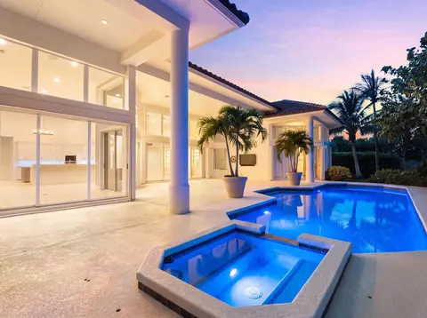Exterior - 6841 SE Harbor Cir, Stuart, FL 34996 photo 7 of 18
