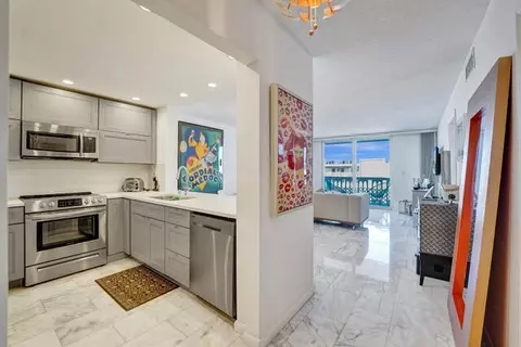 401 NE 14th Ave #705, Hallandale, FL 33009