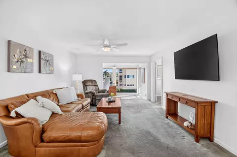 25 Colonial Club Dr #205, Boynton Beach, FL 33435