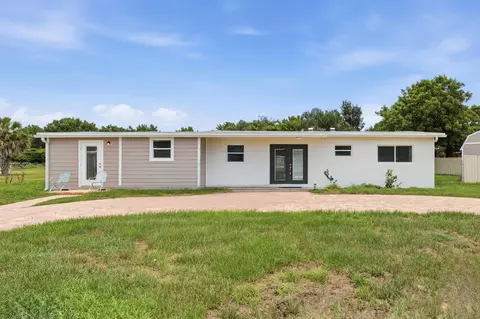 225 SE Airoso Blvd, Port Saint Lucie, FL 34983