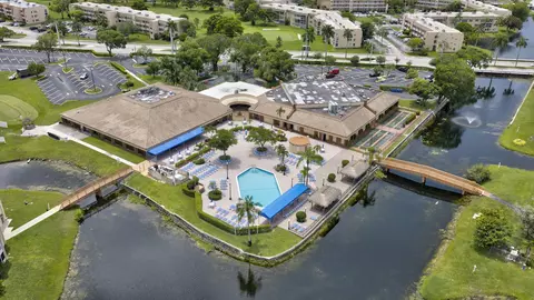 9141 Sunrise Lakes Blvd #210, Sunrise, FL 33322