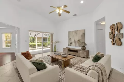8046 Florenza Dr, Boynton Beach, FL 33472