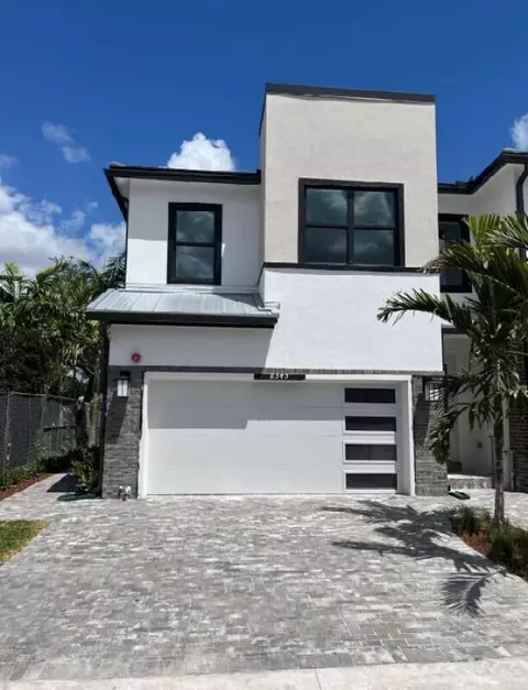 8345 NW 7th Pl, Plantation, FL 33324