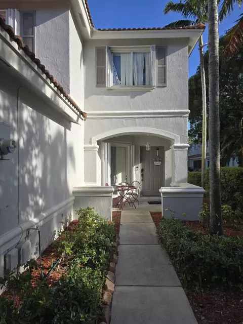 6511 Sandy Bank Ter, Riviera Beach, FL 33407